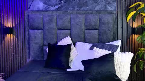 Snapshot of lenna_s chatting on 10.13.25 lenna_s online show from 10.13.25