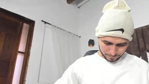 leo_carter1 online show from 02.27.26