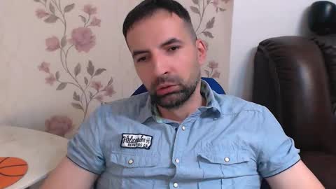 Snapshot of leo_gianni chatting on 05.08.26 Leo Gianni online show from 05.08.26