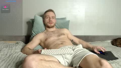 Snapshot of leo_stephens chatting on 11.22.25 leo_stephens online show from 11.22.25