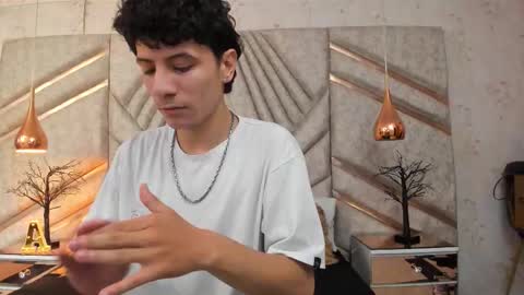 Snapshot of leofeniix chatting on 02.22.26 Leo online show from 02.22.26