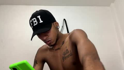 Snapshot of leohot24 chatting on 12.04.24 leo online show from 12.04.24