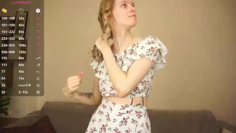 Hello Im Roxy Im just starting my journey here so lets get acquainted online show from 02.17.26