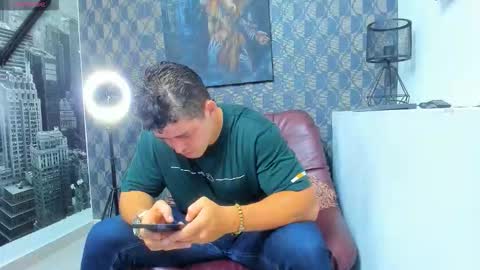 Leon Smoron online show from 12.21.25