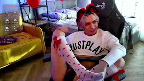 Leon online show from 02.12.25