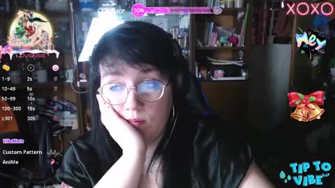 Snapshot of leona_harrison chatting on 01.25.25 Leona Harrison online show from 01.25.25