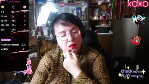 Snapshot of leona_harrison chatting on 02.11.25 Leona Harrison online show from 02.11.25
