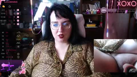 Snapshot of leona_harrison chatting on 10.07.25 Leona Harrison online show from 10.07.25