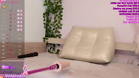 Leona Follow my Fansly online show from 09.25.25