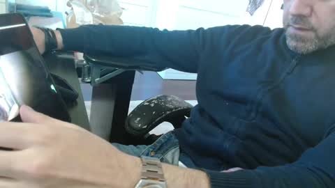 Snapshot of leone44 chatting on 04.24.26 angel e sonia online show from 04.24.26