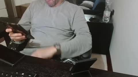 Snapshot of leone44 chatting on 05.06.26 angel e sonia online show from 05.06.26