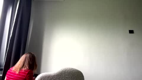 Snapshot of leonidadesantiago chatting on 06.25.26 Reily online show from 06.25.26