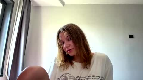 Snapshot of leonidadesantiago chatting on 06.29.26 Reily online show from 06.29.26
