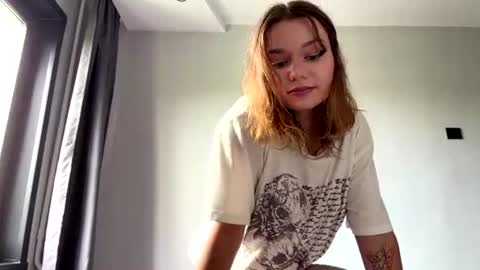 Snapshot of leonidadesantiago chatting on 06.29.26 Reily online show from 06.29.26
