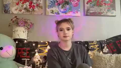 Snapshot of leonidalabrador chatting on 07.14.26 Mia online show from 07.14.26