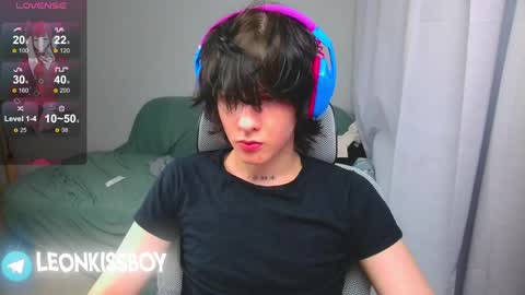 leonkissboy online show from 04.15.26