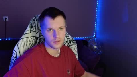 Snapshot of leonnextdoor chatting on 01.05.25 Leon online show from 01.05.25