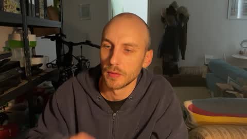 Leon online show from 10.13.25