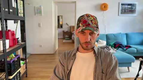 Leon online show from 04.28.26