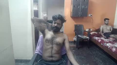 Snapshot of leosbroad chatting on 12.13.24 Leo online show from 12.13.24