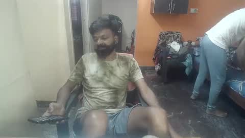 Snapshot of leosbroad chatting on 02.20.25 Leo online show from 02.20.25