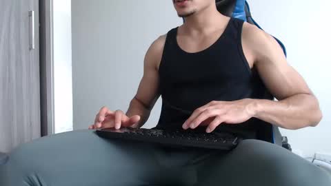 leostorm25 online show from 04.23.26