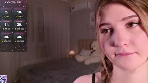 Nicole Moore online show from 03.03.25