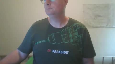 Snapshot of lerase40 chatting on 11.13.25 homquisgode online show from 11.13.25