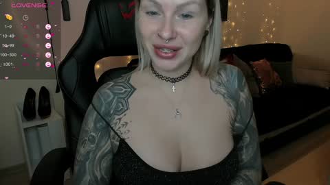 Snapshot of lerika_moore chatting on 02.02.25 Lerika Moore online show from 02.02.25