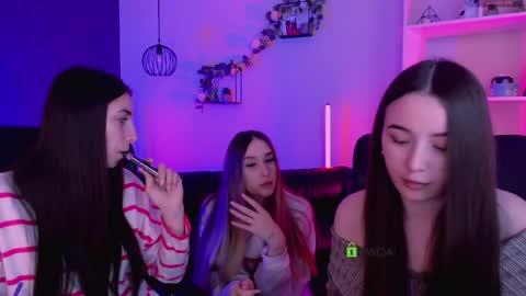 leslie_bird online show from 04.06.26