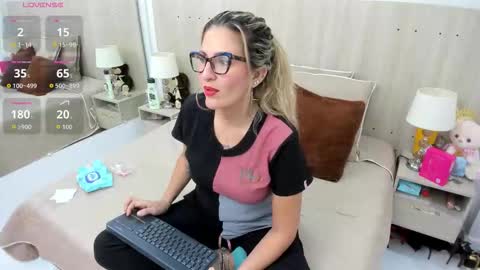 Lesly Santodomingo online show from 03.26.26