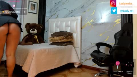 I am here from Monday to Friday from 730 am to 130 pm Colombia time and saturday from 500 am to 1000 am .... Soon Blue page online show from 02.28.26