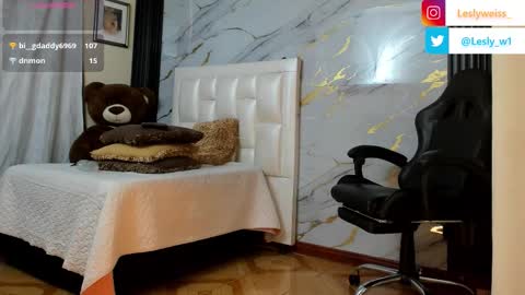 I am here from Monday to Friday from 730 am to 130 pm Colombia time and saturday from 500 am to 1000 am .... Soon Blue page online show from 03.05.26