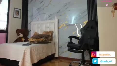 I am here from Monday to Friday from 730 am to 130 pm Colombia time and saturday from 500 am to 1000 am .... Soon Blue page online show from 07.17.26