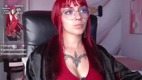 Snapshot of lessboobs_gh chatting on 01.04.25 Less online show from 01.04.25