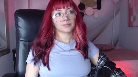 Snapshot of lessboobs_gh chatting on 01.18.25 Less online show from 01.18.25