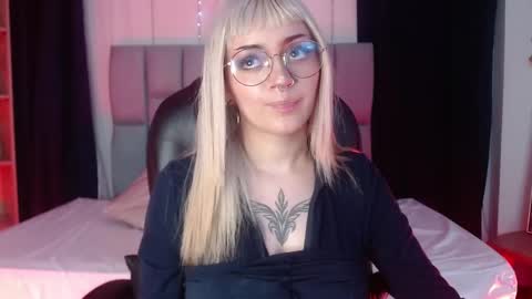 Snapshot of lessboobs_gh chatting on 03.01.25 Less online show from 03.01.25