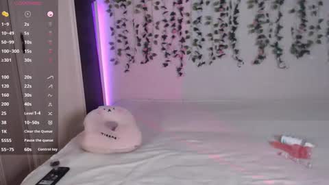 Snapshot of lessy_lasska chatting on 07.26.26 Lessy online show from 07.26.26