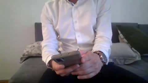 Snapshot of lestaro chatting on 06.14.26 neoglo online show from 06.14.26