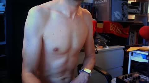 Snapshot of lestat_82 chatting on 01.27.25 Vampiro Diurno online show from 01.27.25