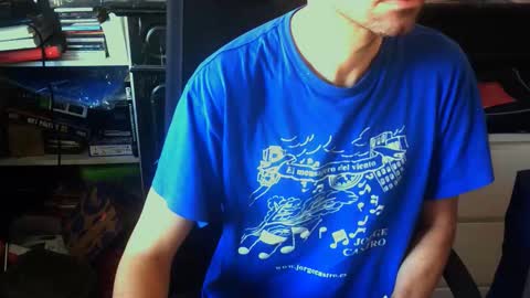 Snapshot of lestat_82 chatting on 11.07.25 Vampiro Diurno online show from 11.07.25