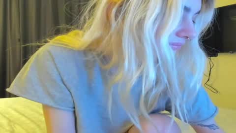 lesyaliss online show from 03.18.26