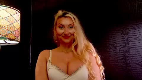 leticiareys online show from 11.25.25