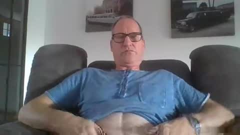 Snapshot of levensgenieters2 chatting on 10.10.25 levensgenieters2 online show from 10.10.25