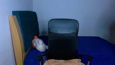 Snapshot of levii_7 chatting on 01.17.26 0600AM-1200PM - online show from 01.17.26