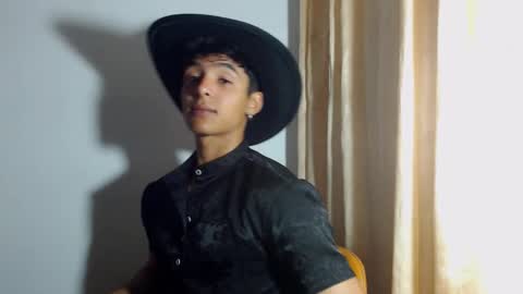 Snapshot of lewis_ly chatting on 12.17.25 i am lewis ly EDUARDO MEMDOZA15 online show from 12.17.25