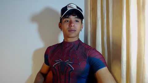 Snapshot of lewis_ly chatting on 12.21.25 i am lewis ly EDUARDO MEMDOZA15 online show from 12.21.25