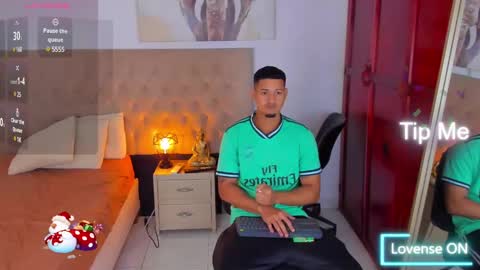 Snapshot of lewishamiltom chatting on 03.05.25 lewis online show from 03.05.25