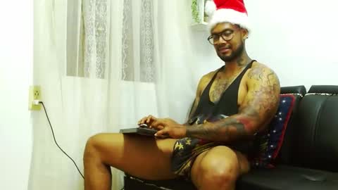 Snapshot of lewisstrong chatting on 12.25.24 Lewis Strong online show from 12.25.24