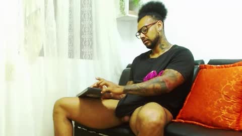 Snapshot of lewisstrong chatting on 01.25.25 Lewis Strong online show from 01.25.25